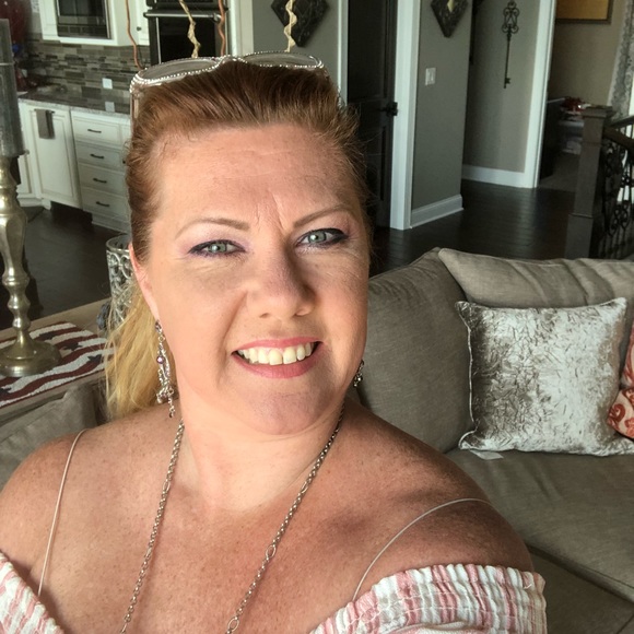 Meet your Posher, Becky - Picture 6 of 8